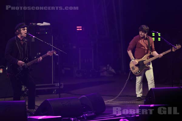 SUPERGRASS - 2009-07-30 - PAREDES DE COURA (Portugal) - Praia do Tabuao - Gareth Michael Coombes